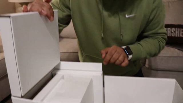 Mac Studio M2 ultra Unboxing