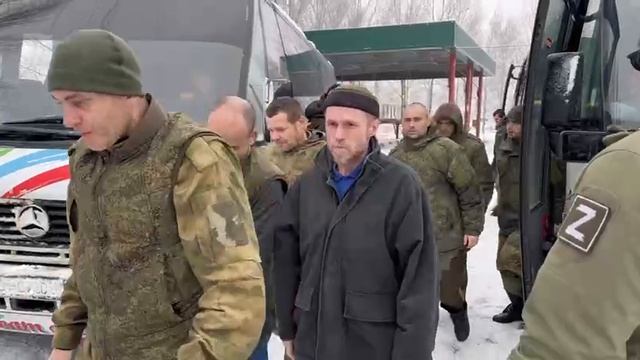 Так проходил обмен пленными с украинской стороной. Домой вернулись 63 российских бойца.