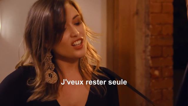 Elsa Esnoult - J'suis lа-haut (Lyrics Video)