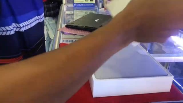 Unbox Macbook pro retina 2017 13”