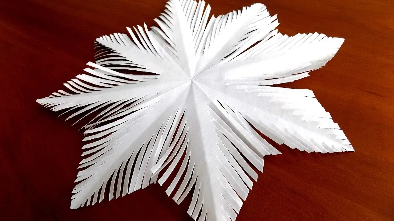 Как сделать простую снежинку из бумаги ПОЭТАПНО