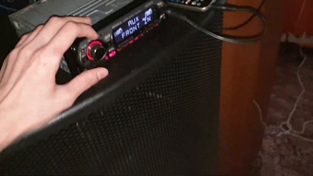Sony cdx-gt300  Behrinder eurolive e1520