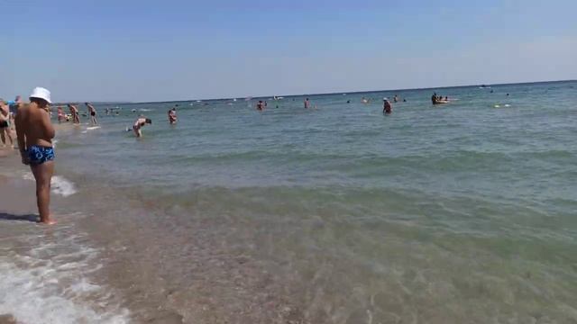 Черноморск,море успокоилось,увидели как корабль заходит в порт