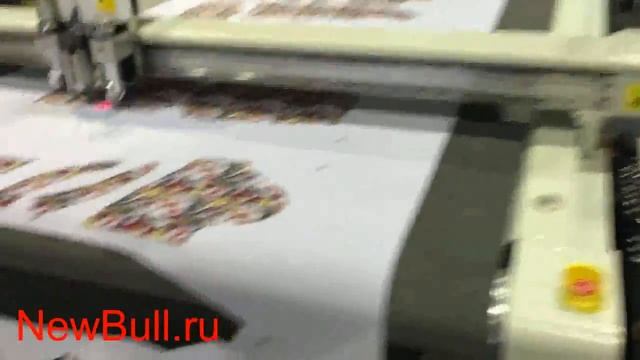 CB06 - планшетный режущий плоттер - резка и раскрой ткани дисковым ножом - Cut Fabric By Rotary Too