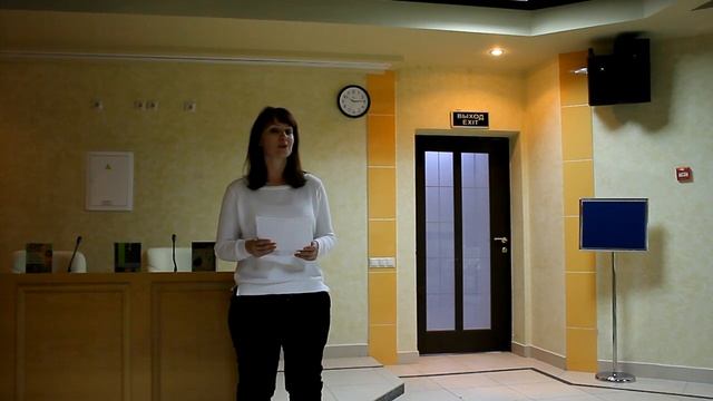 Наталья Белоедова читает свое стихотворение