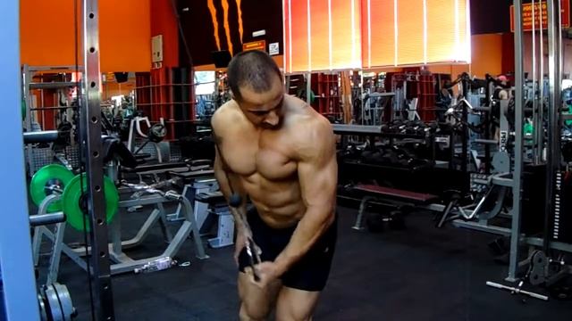 triceps expansion of the crossover
