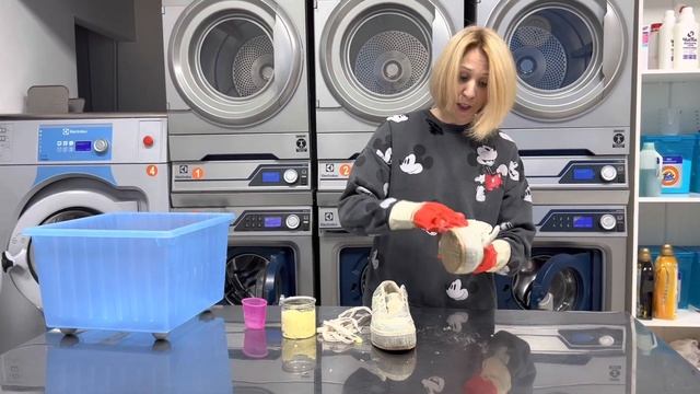 Как стирать кроссовки