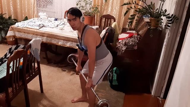 Главные ошибки при Тяги штанги в наклоне.