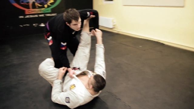 Школа BJJ Mania. Стас Варшавский - проход спайдер де ла ривы / Spider De La Riva Guard Pass