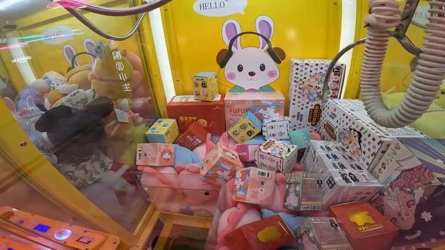 深圳华强北偶遇白给的娃娃机街机！？#抓娃娃 #探店 #娃娃机