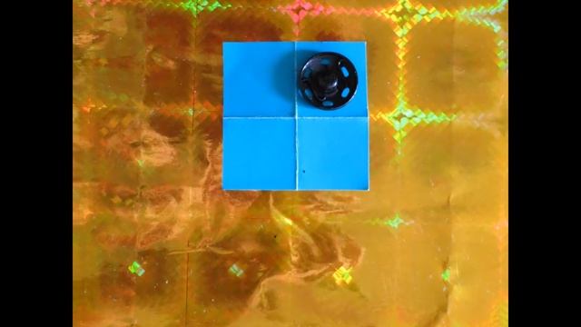 Чтобы научиться красиво писать в клетке, рассмотрим мелочи с инопланетянами на летающих тарелках