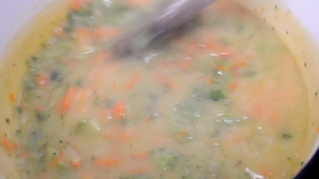 EASY BROCCOLI AND CHEESE SOUP RECIPE