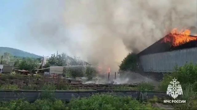 Пожар на складе в Братске