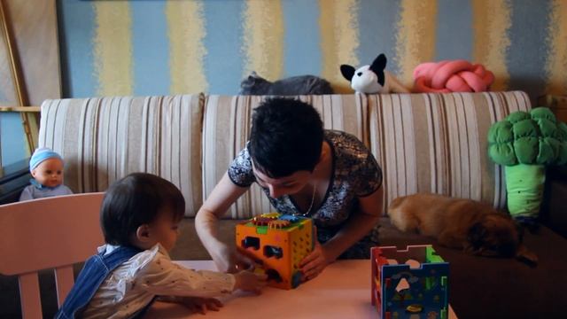Видео для детей, видео для развития ребёнка, игра в бизи-куб.