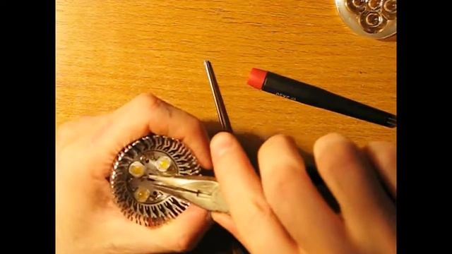 Разборка светодиодной лампы 12W Е27. Брак внутри 