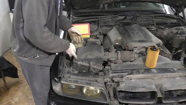 BMW e38. Замена масла в двигателе. Проведение Т.О. bmw М60  М62  М50  М54..mp4