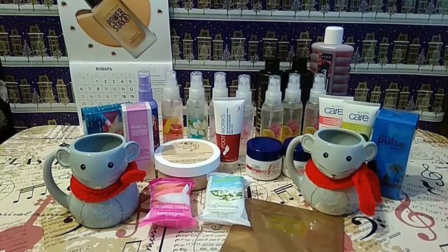 второй заказ AVON 012020  кружка Мышка  штатив-монопод для селфи  полотенце