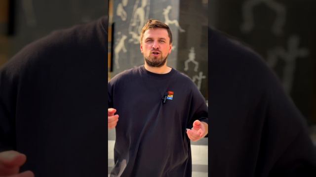 Музей Эрмитаж в 2022 году получил в дар костюм Карла Лагерфельда
