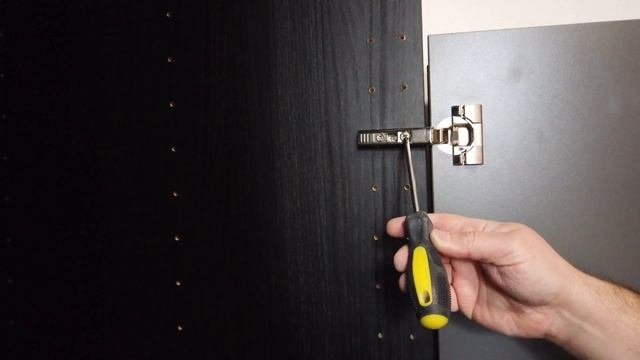 INSTALLING of Ikea Utrusta 110 Degree Soft Close Hinge 404.017.84 Metod Kitchen Hinges Blum ASSEMBL
