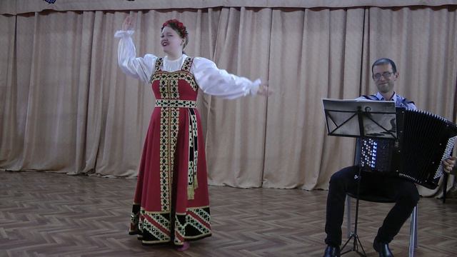 Сеяли девушки яровой хмель