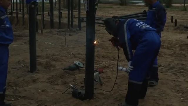 приспособление для винтовых свай