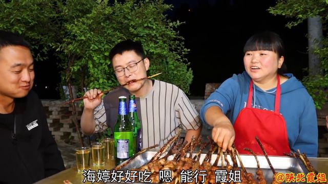 【陕北霞姐】夏季全家人撸串，4斤牛肉＋3斤猪肉，啤酒踩箱喝，妹妹的手艺太赞了！
