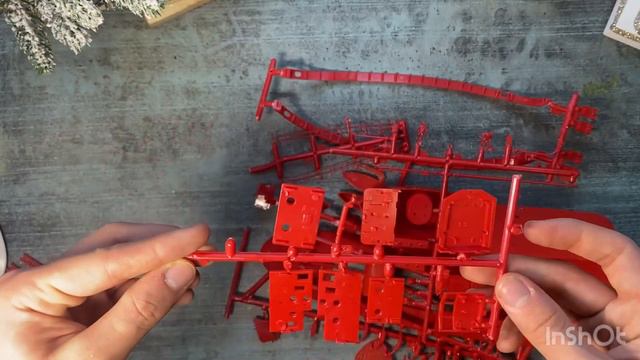 Распаковка и обзор модели портового буксира от фирмы Revell в 108-м масштабе.