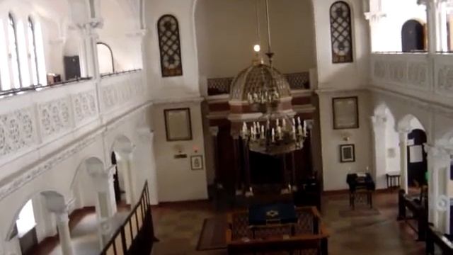Nozyk Synagogue in Warsaw