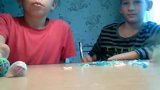 Попрыгунчик из резинок и лак