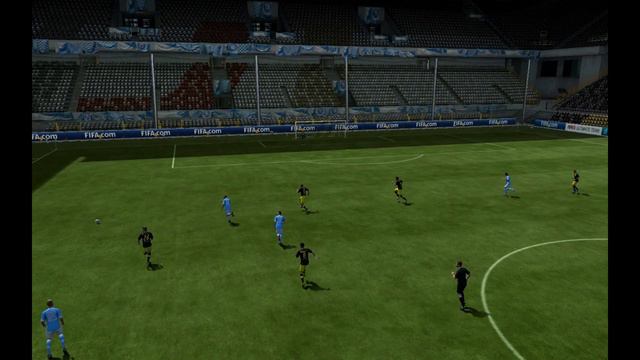 Fifa 13 - Cavani al volo