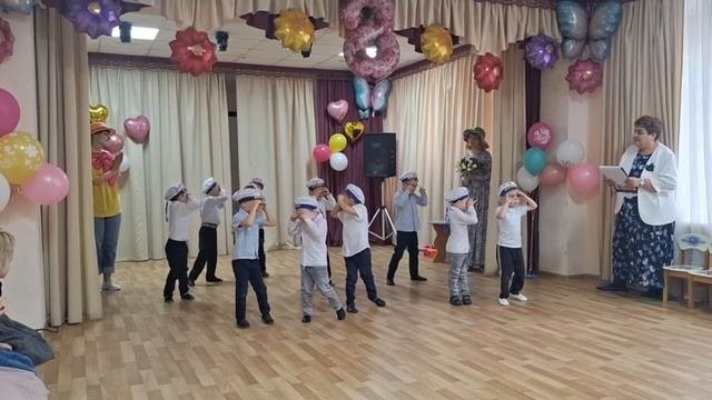 в марта средняки — сделано в Clipchamp