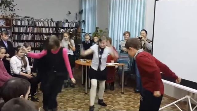 "Прогулка по болотным кочкам"