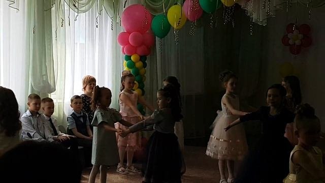 Варвара краса длинная коса- мы маленькие звёзды