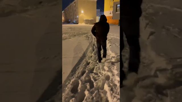 Нашёл мертвого голубя ? и хотел его воскресить???