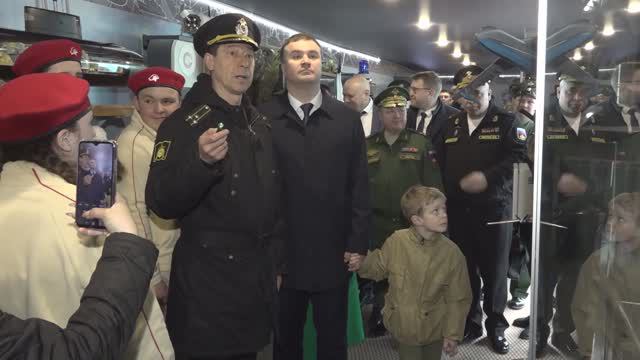 Виталий Хоценко встретил прибывший в Омск патриотический поезд «Сила в правде»