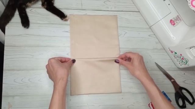 Вспомнила отличный вариант.  Объёмный карман в подкладке сумки..mp4