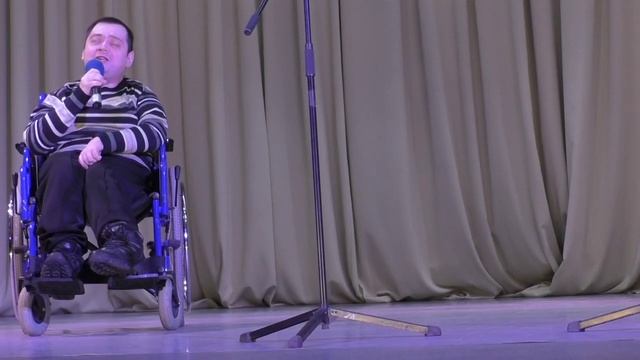 Поет гитара