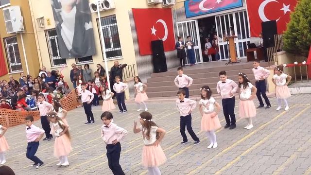 Школьный праздник