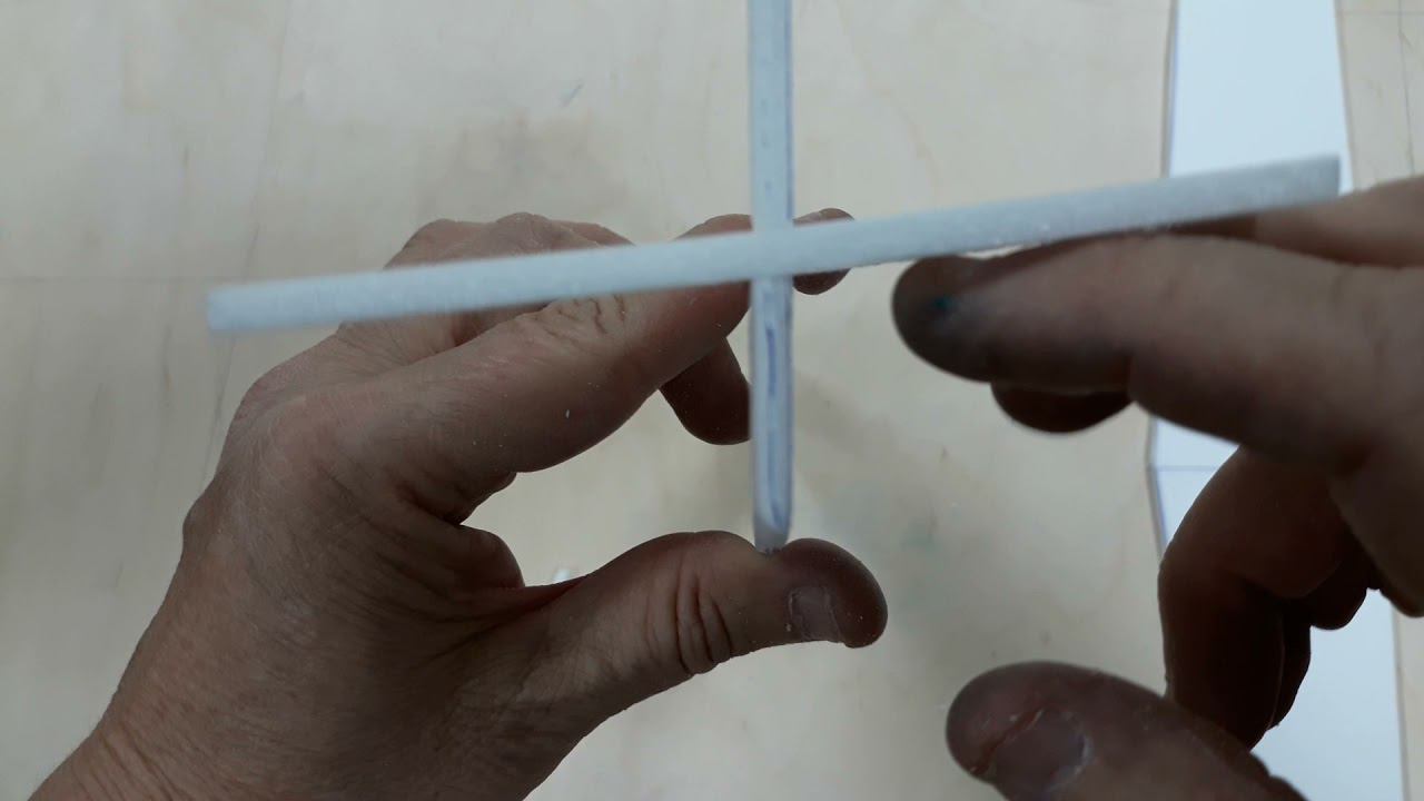 Самолет  из потолочной плитки