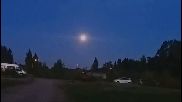 ?Когда НЕЛЬЗЯ красить волосы и делать маникюр?