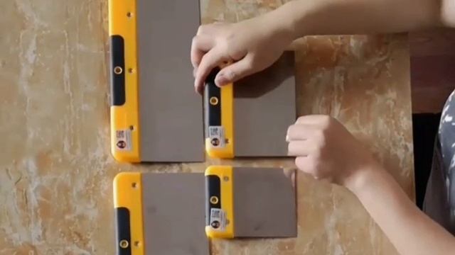 шпатель для клетки обоев