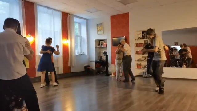 На милонге в школе  Vida Mia