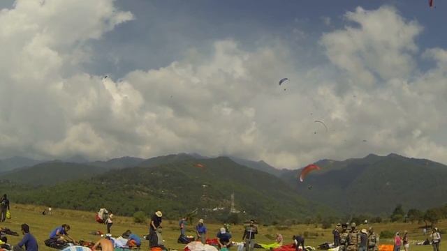 Bir paragliding 2018 заход на штатную посадку.mp4