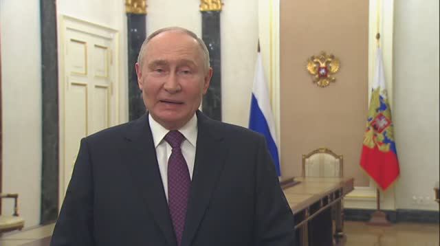Видеообращение Владимира Путина к выпускникам школ.