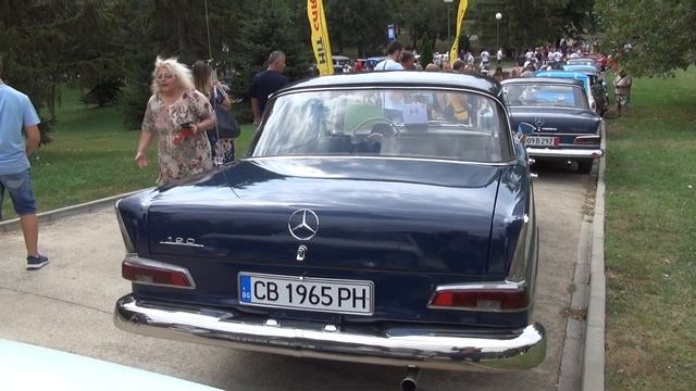 Mercedes Benz W110 190 C (1965) Exterior and Interior