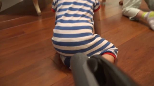 Bad Baby Вредные Детки Против Пылесоса Vacuum Attack
