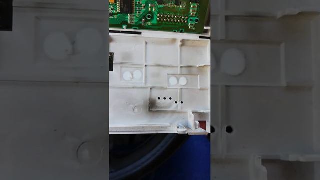Por qué no prenden las ampolletas del reloj de mi Peugeot 206