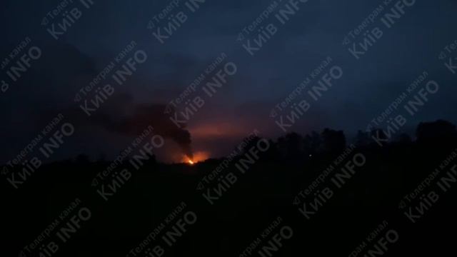 Пожар на промышленном объекте в Киевской области после прилёта.