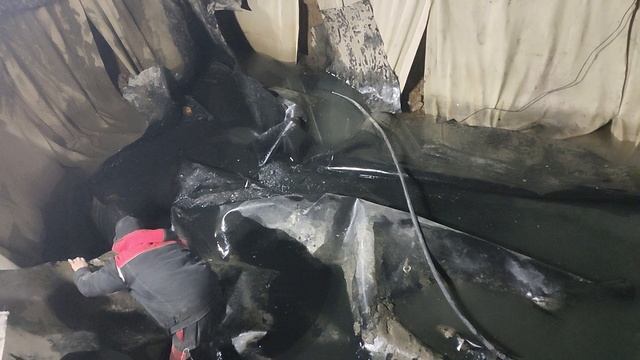 Грязная работёнка в пруду