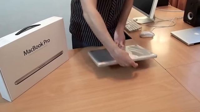 Unboxing nueva MacBook Pro 15 Intel Core i7 cuatro núcleos a 2.3 GHz